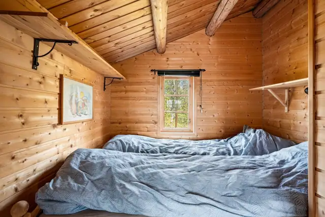Soverom på loftstue.