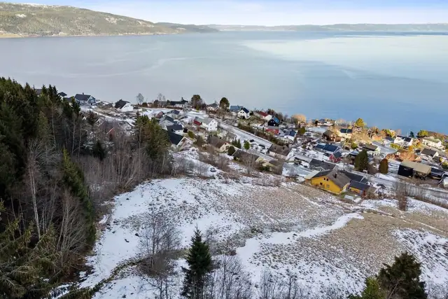 Tilbudene i Børsa og Buvika er en kort kjøretur unna, hvor du finner dagligvarebutikker, skoler, barnehager og fritidstilbud.