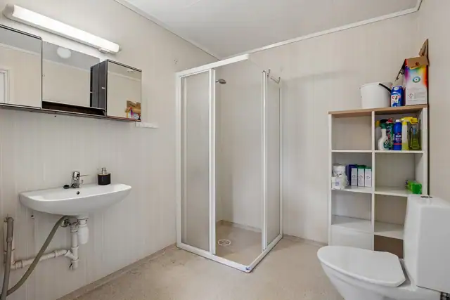 Badet er på romslige ca. 6,5 kvm.