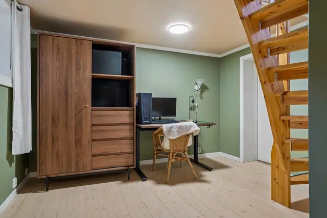 Her kan man fint innrede med seng, garderobeskap, samt hjemmekontor!