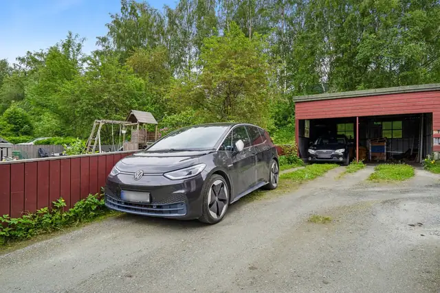 Parkeringsplass som medfølger leiligheten.