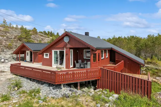 Lauvåsveien 56, Revsnes