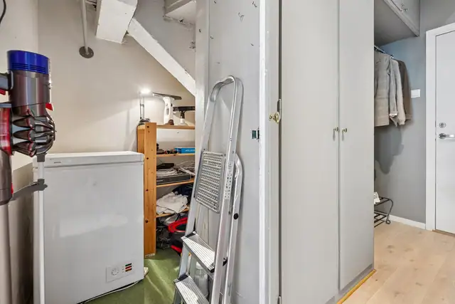 Praktisk innvendig kott på 1,5 kvm. som gir ekstra verdifull oppbevaringsplass