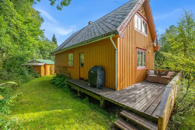Terrasse på 14 kvm. med god plass til utemøbler.
