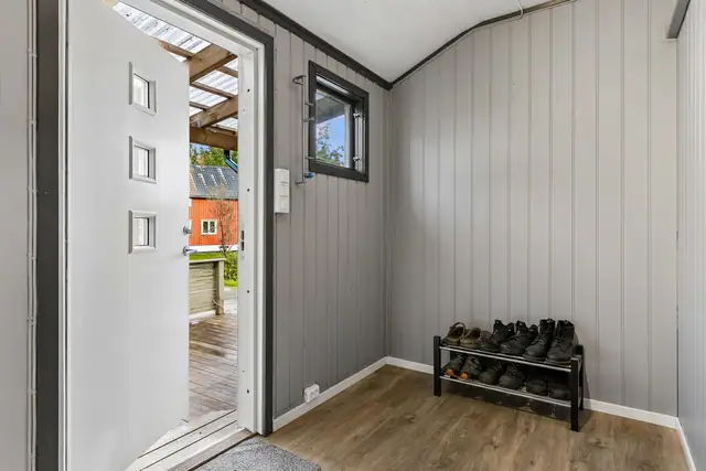 Entré med plass til yttertøy og sko.