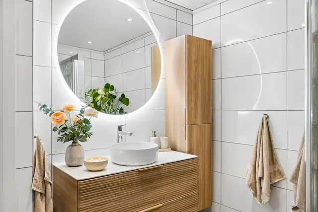 Badet ble oppgradert med ny baderomsinnreding i 2024.